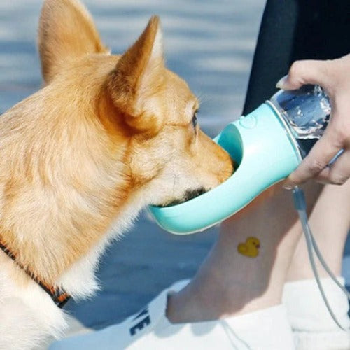 DrinkPet™ - Garrafa 4 em 1 que nunca mais vai deixar seu pet com sede ou fome!